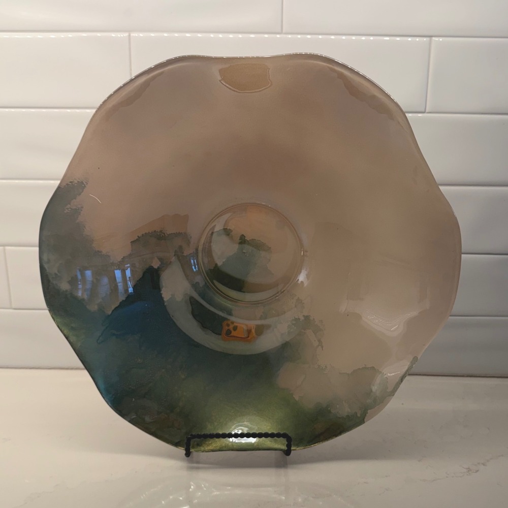 Decorative 13 Inch Glass Bowl Green Beige Wavy Edge Art Plate Excellent Cond - Picture 9 of 9